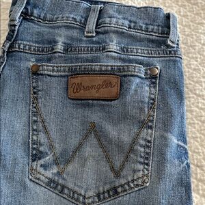 Men torn Wrangler Light Blue 33x32 Denim Jeans